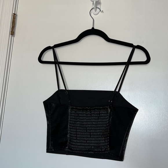 NWOT- black crop top - size small - black - Picture 2 of 4